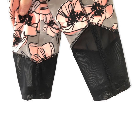 KAY UNGER Pink & Gray Floral Athletic Leggings 7/8 Length, Pockets & Ankle Mesh - Picture 13 of 16